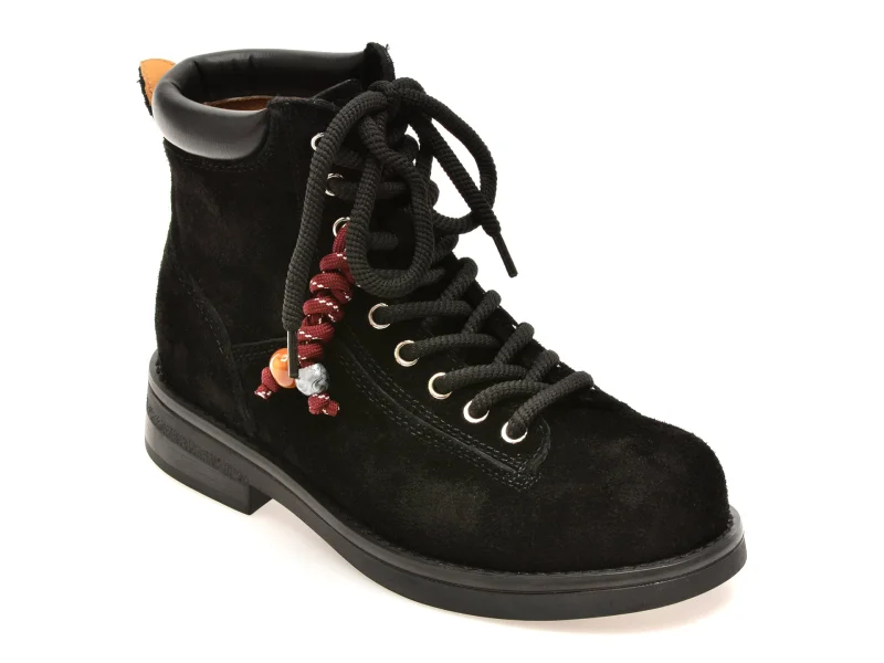 Ghete GRYXX negre, 590008, din piele intoarsa