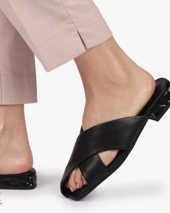 PAPUCI Dama Piele NaturalaCU MODEL PE TOC CRL1395 NEGRU