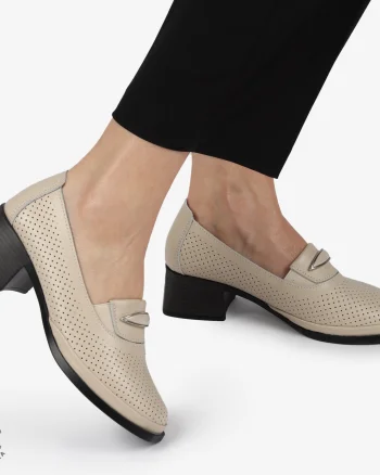 PANTOFI ELEGANTI DIN PIELE NATURALA CU TOC MIC CRL01383 BEJ