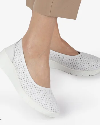 Balerini dama din Piele Naturala cu talpa groasa CRL01382 ALB