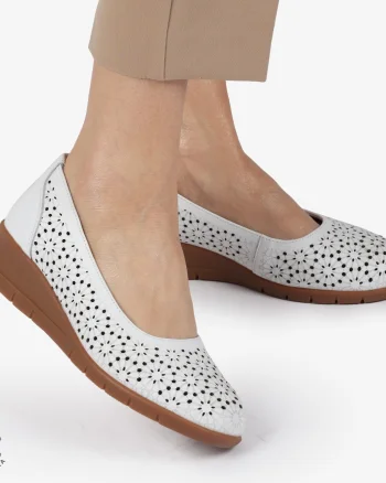 Balerini dama din Piele Naturala cu talpa groasa si Perforati CRL01381 ALB