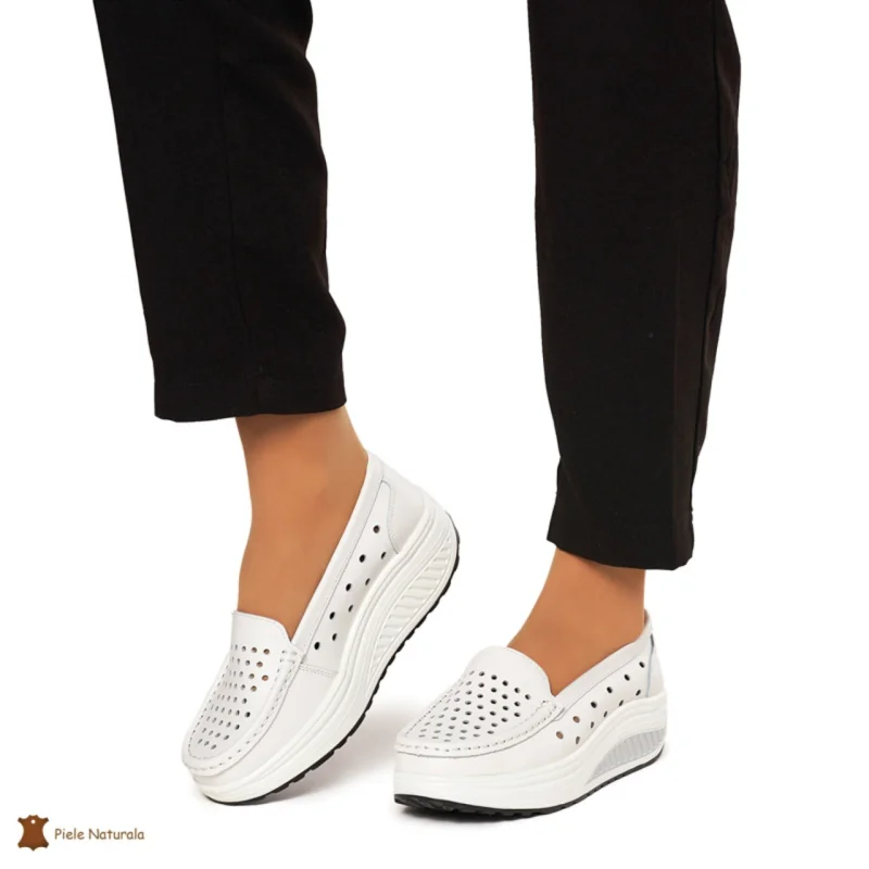 Mocasini Dama Piele Naturala perforati cu talpa groasa CRL0079 ALB