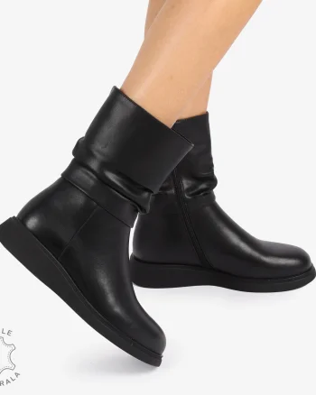 Cizme dama piele naturala scurte cu talpa plata si Detaliu Lateral CRL1256 NEGRU