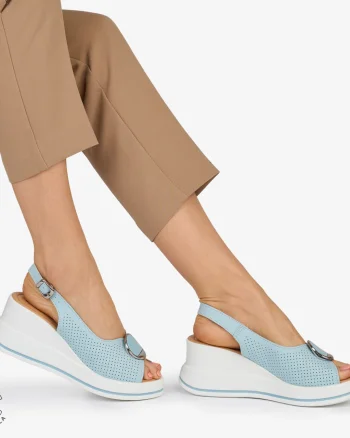 SANDALE Dama Piele Naturala CU TALPA INALTA SI ACCESORIU METALIC CRL1047 Culoare: ALBASTRU