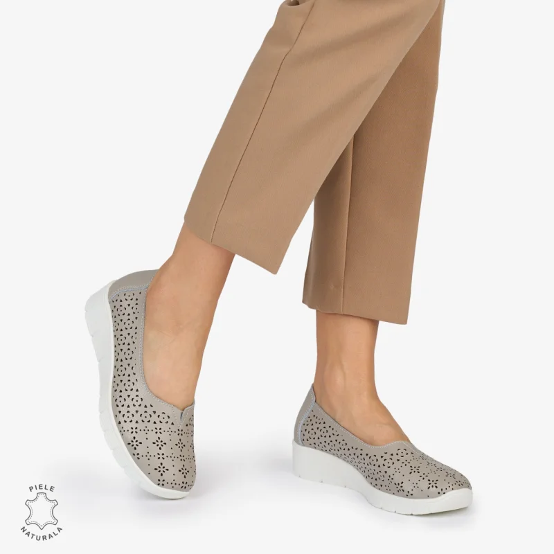BALERINI din PIELE NATURALA PERFORATA CRL1040 CULOARE: GRI