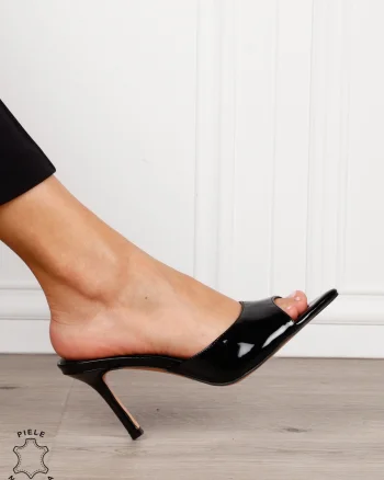 Pantofi dama eleganti din piele naturala lacuita cu varf decupat CRL1632 Negru