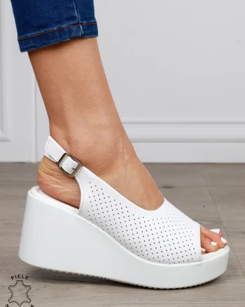 Sandale damă din piele naturală talpa tip platorma cu cataramă CRL1644 ALB