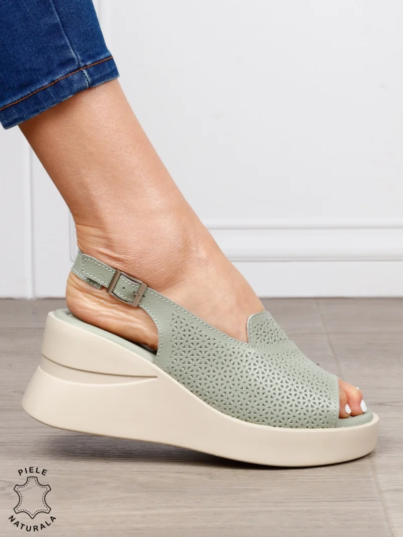 Sandale damă din piele naturală model simplu și confortabil cu platformă CRL1645 BARILA