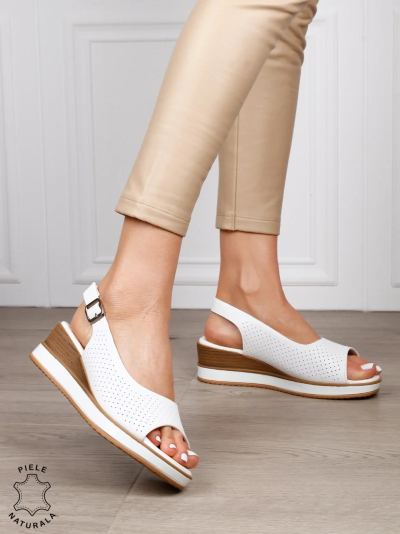 Sandale damă din piele naturală model clasic cu platformă și design versatil CRL1656 ALB