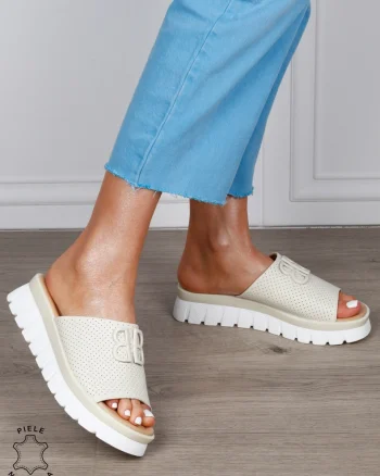 Papuci Damă din Piele Naturală cu Detalii Perforate și Talpă Groasă CRL1264 BEJ