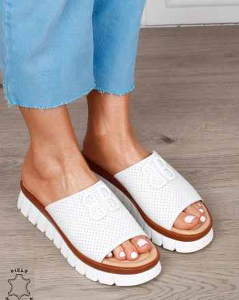 Papuci Damă din Piele Naturală cu Detalii Perforate și Talpă Groasă CRL1264 ALB