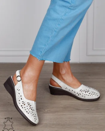 Sandale Damă din Piele Naturală cu Design Floral și Bareta Reglabilă CRL1300 ALB