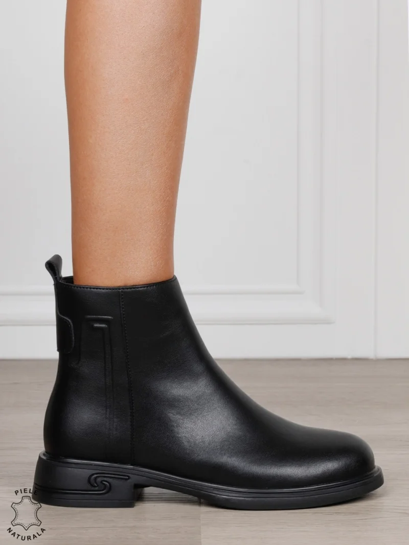 Ghete damă din piele naturală cu aspect elegant CRL1825 NEGRU
