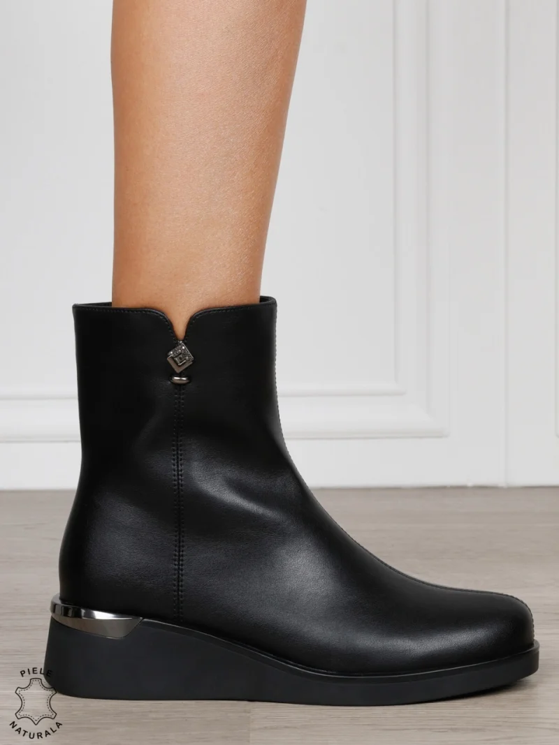 Ghete damă din piele naturală cu design minimalist CRL1830 NEGRU