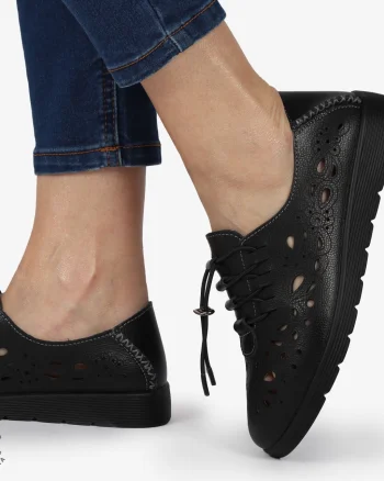 PANTOFI CASUAL dama din Piele naturala PERFORATA CU MODEL CRL1356 NEGRU
