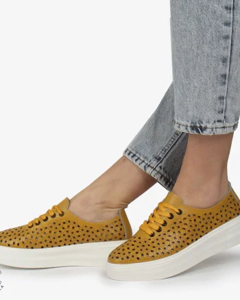 Pantofi Casual dama din Piele naturala PERFORATI USORI CU SIRET CRL1341 MUSTAR