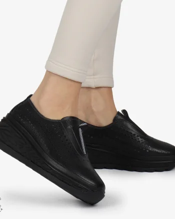 Pantofi Casual dama PERFORATI din Piele naturala CU DESIGN PE TALPA SLIP-ON CRL1338 NEGRU
