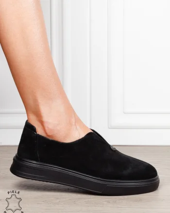 Pantofi casual dama slip-on din piele naturală intoarsa cu aspect modern CRL1817 NEGRU