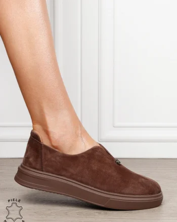 Pantofi casual dama slip-on din piele naturală intoarsa cu aspect modern CRL1817 CAFENIU