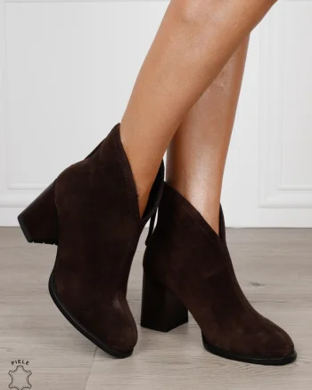 Botine damă din piele naturală întoarsă cu toc înalt și vârf rotunjit CRL1827 CAFENIU