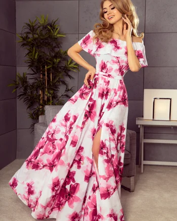Rochie de vara alba lunga cu flori roz vaporoasa cu umerii goi si volane Georgia