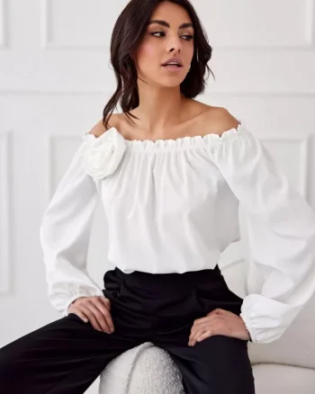 Bluza dama cu floare, alba, cu umerii goi si maneca lunga, RosieR