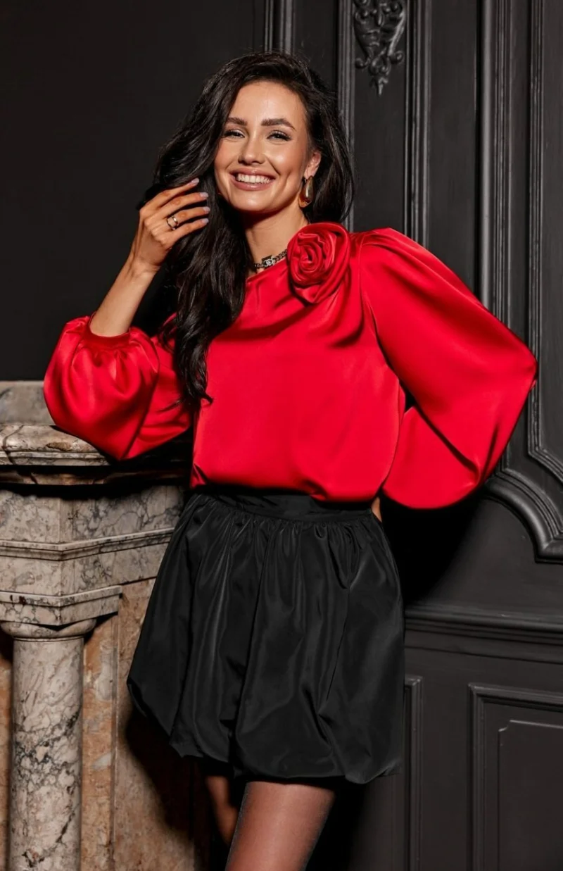 Bluza dama rosie din satin cu floare si maneca lunga EvelynR