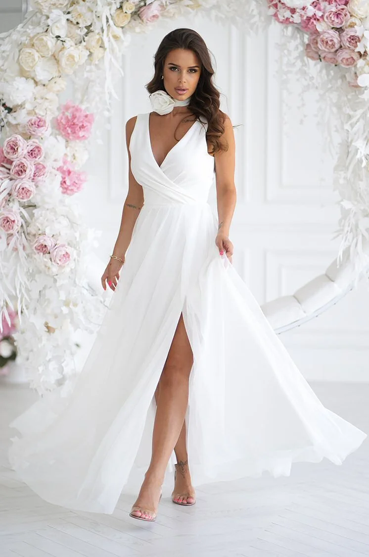 Rochie cununie civila alba lunga din tulle cu floare decorativa vaporoasa Dyandra