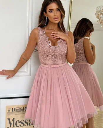 Rochie de ocazie scurta cu tul si broderie roz pudra Ecaterina