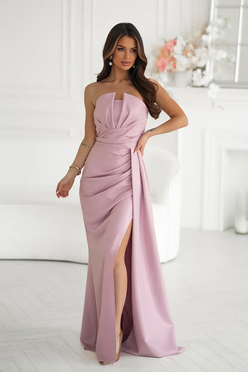 Rochie eleganta lunga roz pudra cu glitter mulata cu umeri goi Luxurious