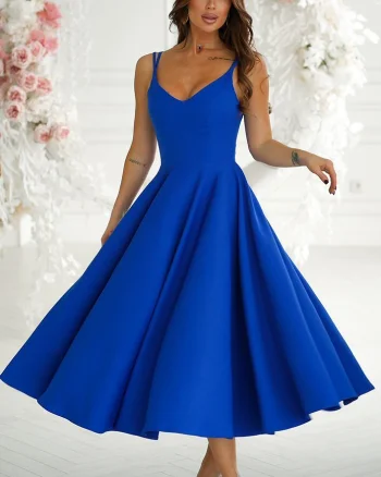 Rochie midi in clos albastra cu umerii goi vaporoasa Fabiola