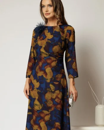 Rochie midi din voal albastru cu imprimeu galben mustar si floare ampla la decolteu