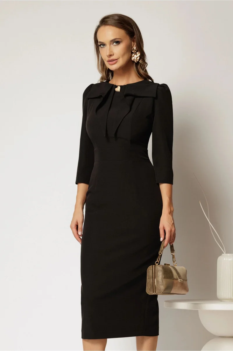 Rochie DY Fashion neagra cu croi conic si guler amplu accesorizat