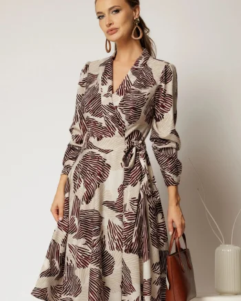 Rochie midi imprimeu abstract bordo cu aspect petrecut si cordon in talie
