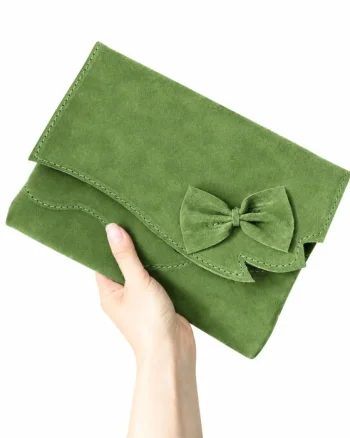 Plic verde handmade  din piele naturala intoarsa  , cu fundita cusuta