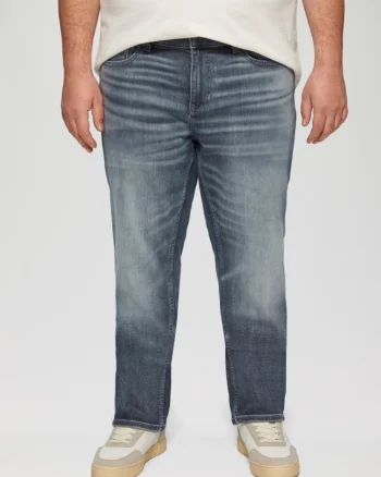 Blugi barbati big size Casby, cu aspect decolorat, talie medie si croiala Regular fit, Albastru (SELECTATI MARIMEA: 38, SELECTATI LUNGIMEA: 34)