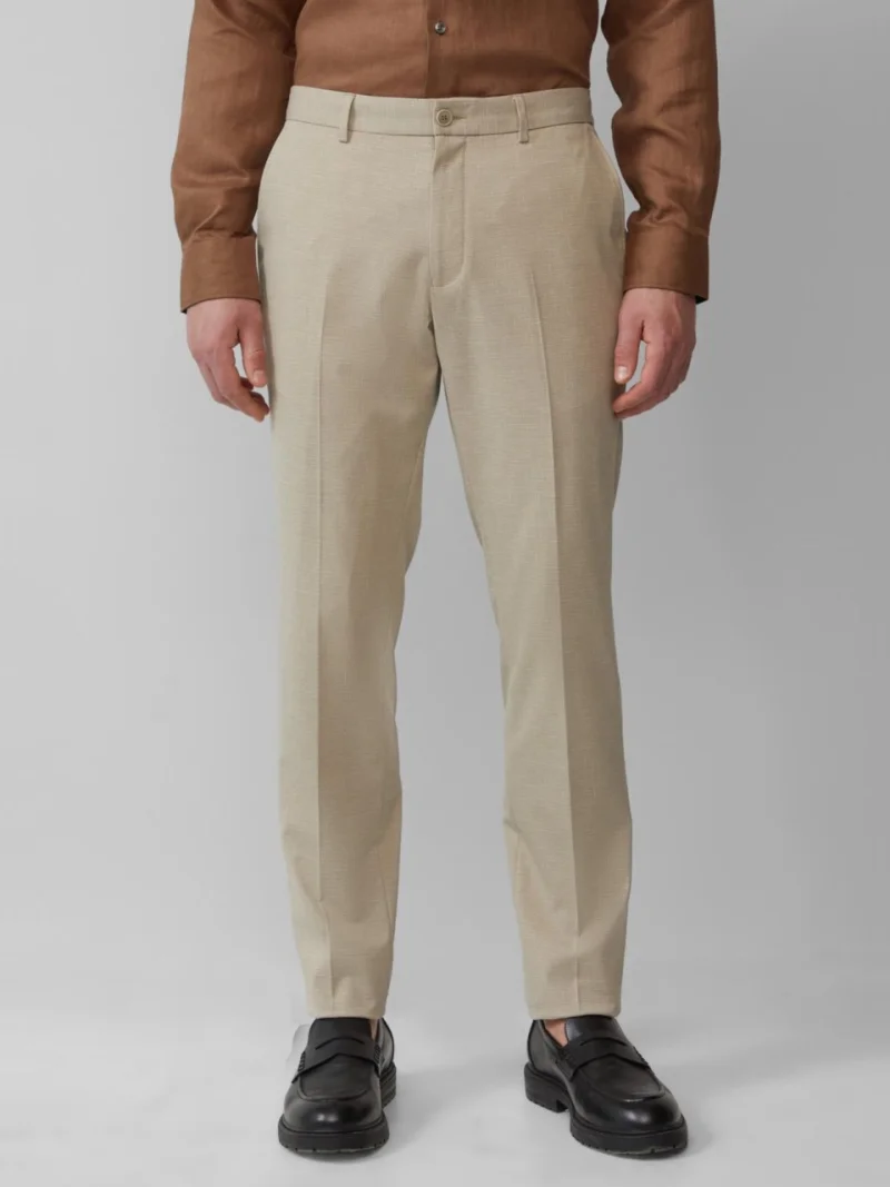 s.Oliver BLACK LABEL Pantaloni costum barbati cu model fin si croiala Slim Fit, Maro deschis (SELECTATI MARIMEA: 44)