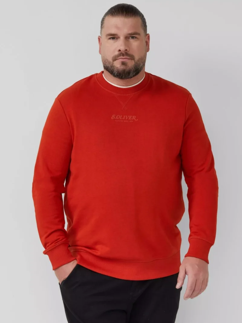 s.Oliver Big Sizes Bluza barbati big sizes cu decolteu la baza gatului, logo, Regular Fit, Rosu caramiziu (SELECTATI MARIMEA: 3XL)