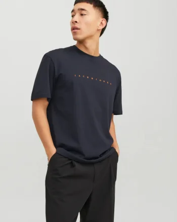 Jack & Jones Tricou barbati JJESTAR JJ TEE SS, cu textul Jack & Jones, Relaxed Fit, Bleumarin inchis (SELECTATI MARIMEA: S)