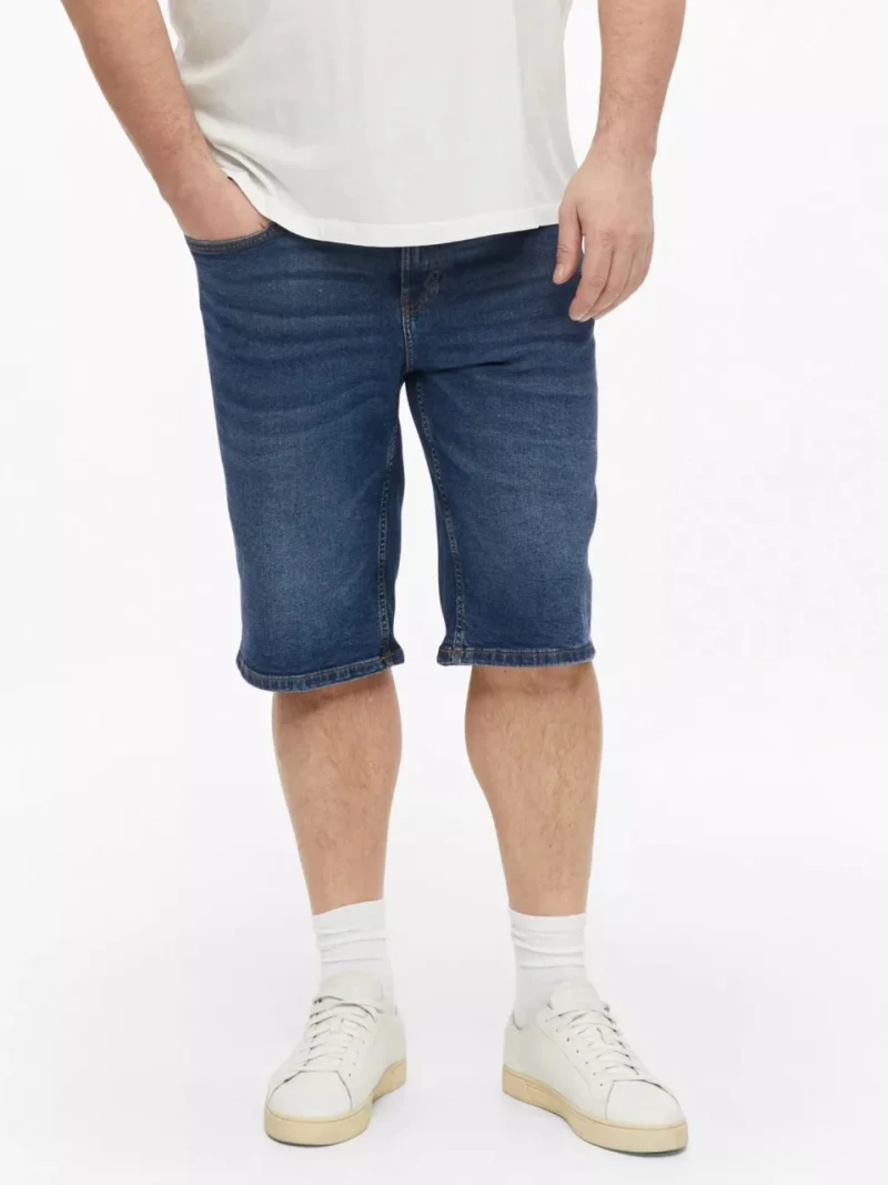 s.Oliver Big Sizes Pantaloni scurti de blug, barbati big sizes, Casby cu croiala Relaxed fit, Albastru inchis (SELECTATI MARIMEA: 38)