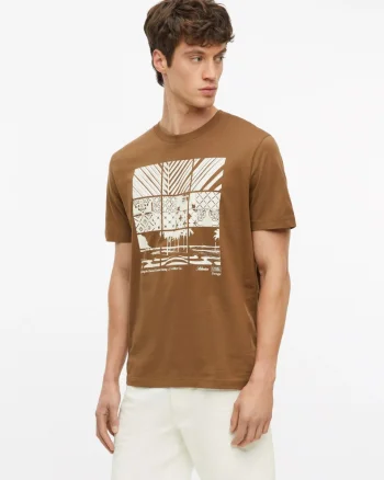 s.Oliver Tricou barbati, din bumbac, cu imprimeu frontal, Maro (SELECTATI MARIMEA: M)
