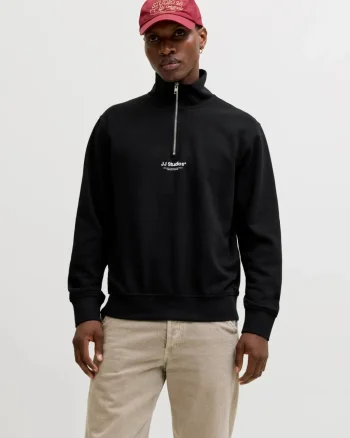 Jack & Jones Bluza barbati, cu guler inalt si fermoar la baza gatului, din amestec de bumbac, Relaxed Fit, Negru (SELECTATI MARIMEA: S)