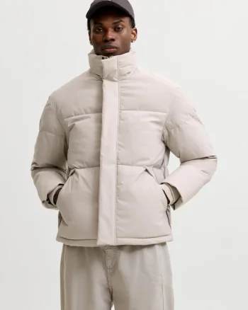 Jack & Jones Geaca barbati, PUFFER, cu guler inalt, JJESOHO, Bej deschis (SELECTATI MARIMEA: S)