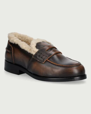 Posa  loafers slip-on pentru femei din piele Penny Fur Loafer