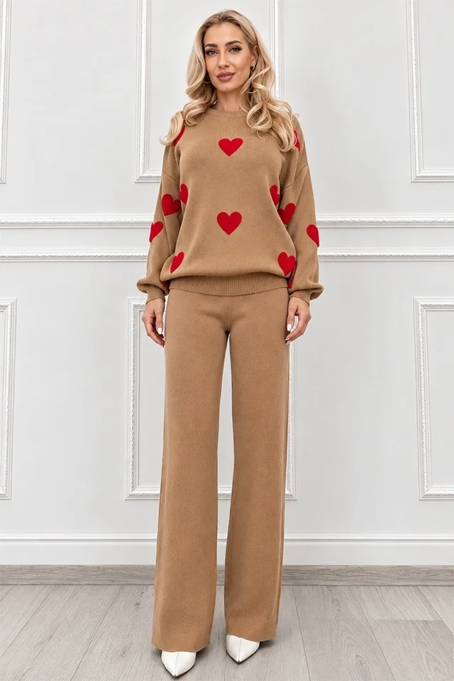 Compleu dama tricotat NERELIA, cu lana, bluza cu inimi si pantaloni drepti, Maro, Marime unica S/M/L