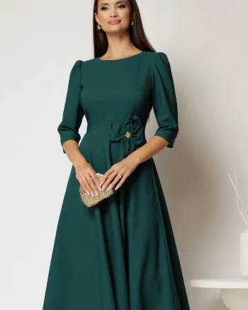 Rochie midi turcoaz din stofa in clos cu floare in talie