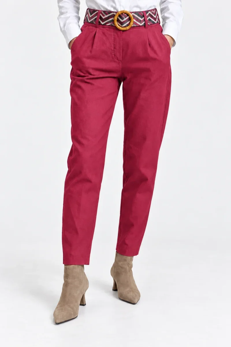Pantaloni de toamna fucsia inchis lejeri cu pense   croi relaxat, curea asortata inclusa