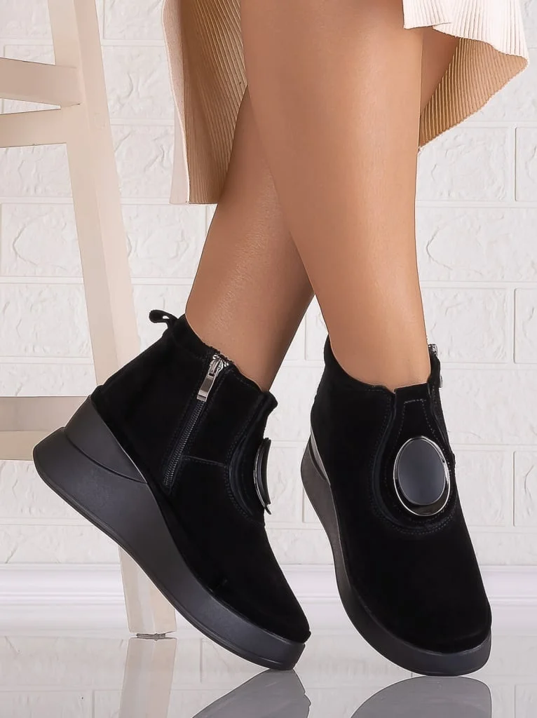 Ghete dama cu platforma Negre din Piele Naturala Intoarsa Adaria