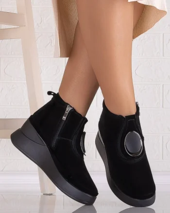 Ghete dama cu platforma Negre din Piele Naturala Intoarsa Adaria
