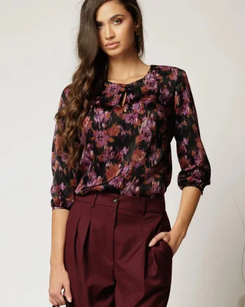 Bluza neagra cu imprimeu floral mov